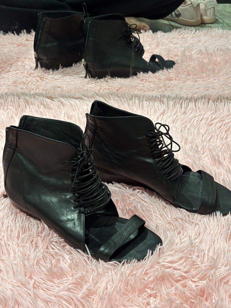 2000s black leather lace up sandals (Category: Boots) located in Antipolo. Submitted by raffyellaa (Listing ID 1467407157, Image 3). Description: size 37.