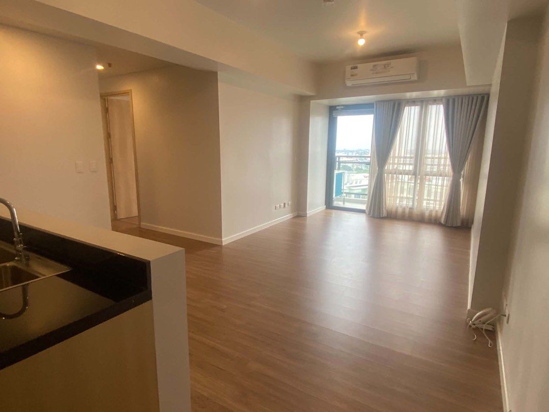 2-Bedroom Unit for Rent — Viento at Cerca (Category: Apartments & Condos) located in Muntinlupa City. Submitted by koperfecto (Listing ID 1467363304, Image 1). Description: A 79 sqm 2-Bedroom Unit with Balcony facing pool *Monthly rental rate includes association dues and two parking slots at Basement 1. Rental rate is negotiable depending on the preferred arrangement (unit only or with one or two parking slots). ✨ Unit Features • Living and dini