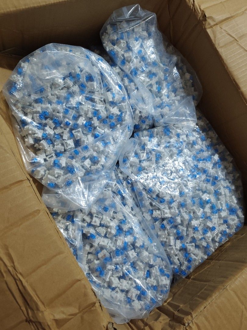 ✅ Blue Switches for Clickers 500pcs per pack (Category: Computer Keyboard) located in Caloocan City. Submitted by ziondrei (Listing ID 1467505204, Image 2). Description: - Item: Bulk Blue Switches for mechanical keyboards and repairs - Quantity: 500 pieces per pack, packed securely in plastic bags - Location: Sta. Rosa, Laguna - Delivery: Available via Lalamove (same-day) or J&T Express.