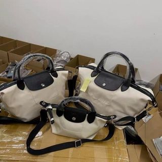 （分類：）位於 。 由 wildmountain_e15054 提交（商品編號 1467510425，圖片 1）。簡介： 。