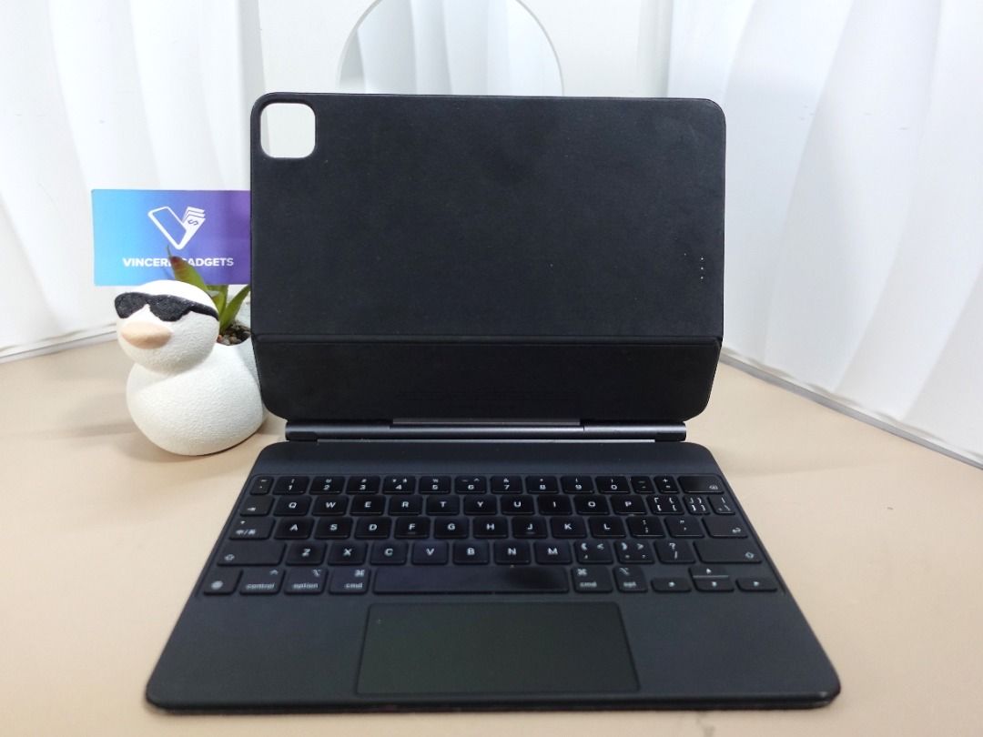 Apple Magic Keyboard for iPad Pro 11”, Computers & Tech, Parts ...