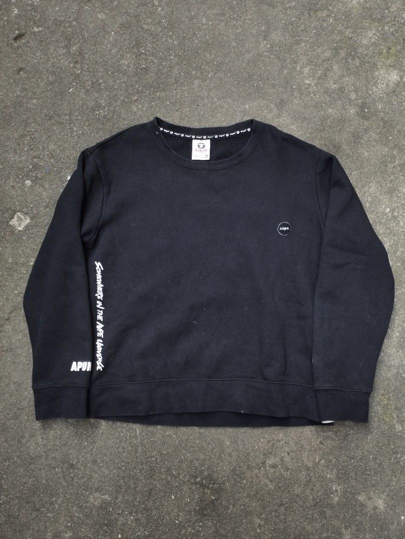 Aape Crewneck Sweater (Category: Activewear) located in Manila. Submitted by neil_sellingaccount (Listing ID 1467475527, Image 3). Description: size medium 21 width 26.5 length 9/10 color rate good condition need wash.