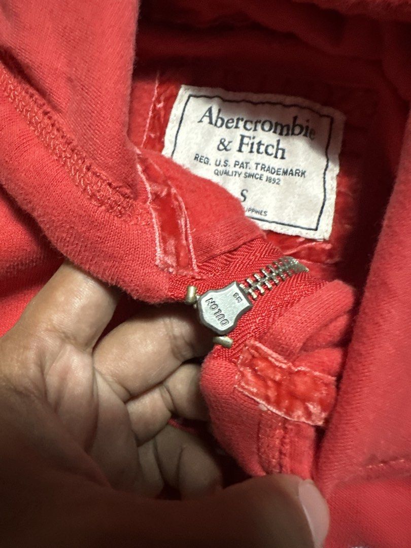 Abercrombie & fitch (Category: Coats, Jackets and Outerwear) located in Legazpi City. Submitted by lootsi (Listing ID 1467533833, Image 3). Description: .