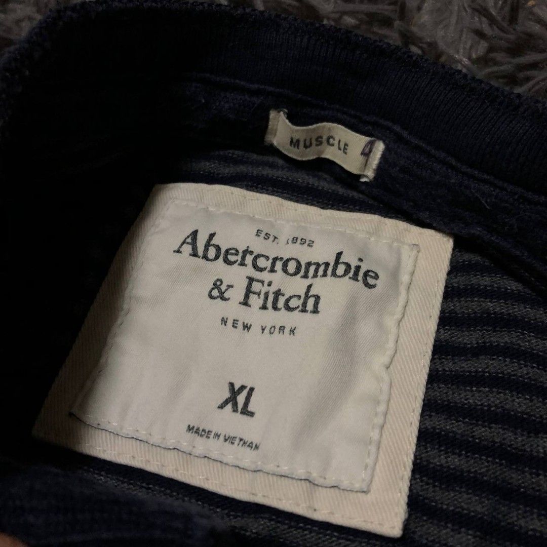 Abercrombie & Fitch Longsleeve (Category: Activewear) located in Camiling. Submitted by thriftscape2024 (Listing ID 1467499965, Image 2). Description: Excellent Condition Color rate: 9/10 Issue: ❌❌❌ Dimes: W20xL28.