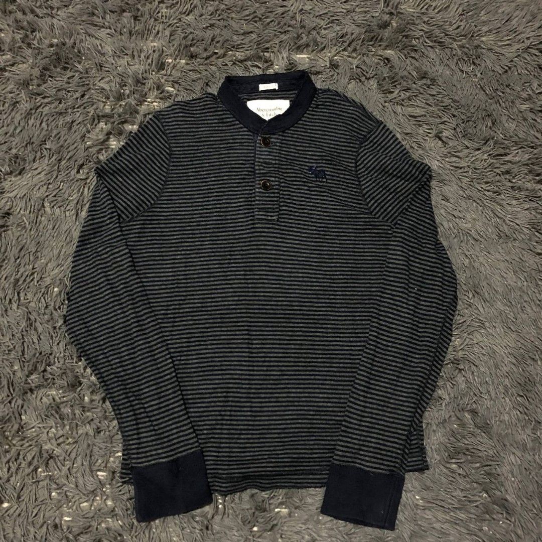 Abercrombie & Fitch Longsleeve (Category: Activewear) located in Camiling. Submitted by thriftscape2024 (Listing ID 1467499965, Image 1). Description: Excellent Condition Color rate: 9/10 Issue: ❌❌❌ Dimes: W20xL28.