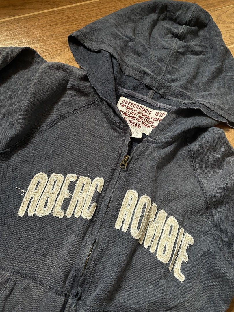 abercrombie jacket (Category: Coats, Jackets and Outerwear) located in Paete. Submitted by fat.archives (Listing ID 1467502637, Image 2). Description: Dimes Bust 19 Length 23 +sf.