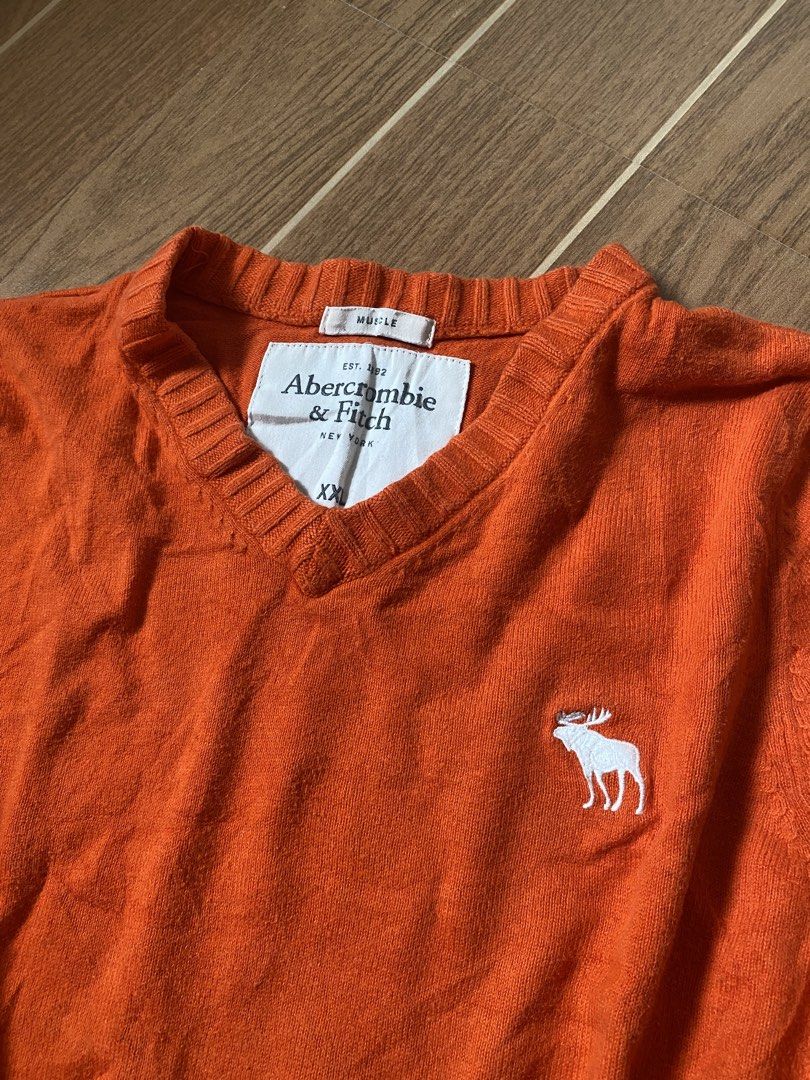 Abercrombie knitted longsleeve (Category: Maternity wear) located in Paete. Submitted by fat.archives (Listing ID 1467506362, Image 2). Description: Dimes Bust 21 Length 26 +sf.