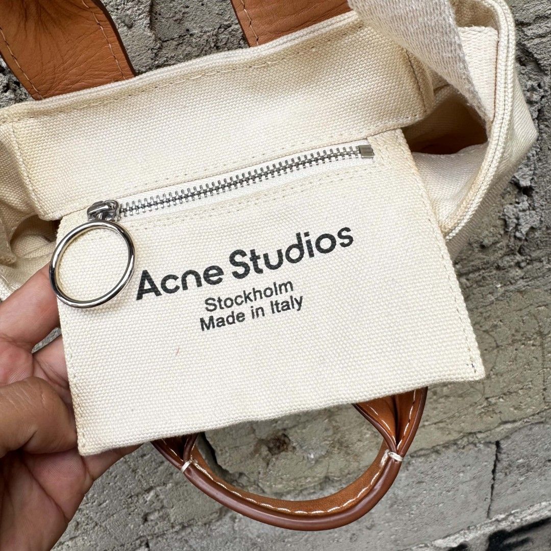 Acne Studios Aleah Small Printed Canvas Handle Bag (Category: Cross-body Bags) located in Lucena. Submitted by thrft-nd-sll (Listing ID 1467423022, Image 3). Description: Acne Studios Aleah Small Printed Canvas Handle Bag No Flaws Excellent Condition Need Wash .