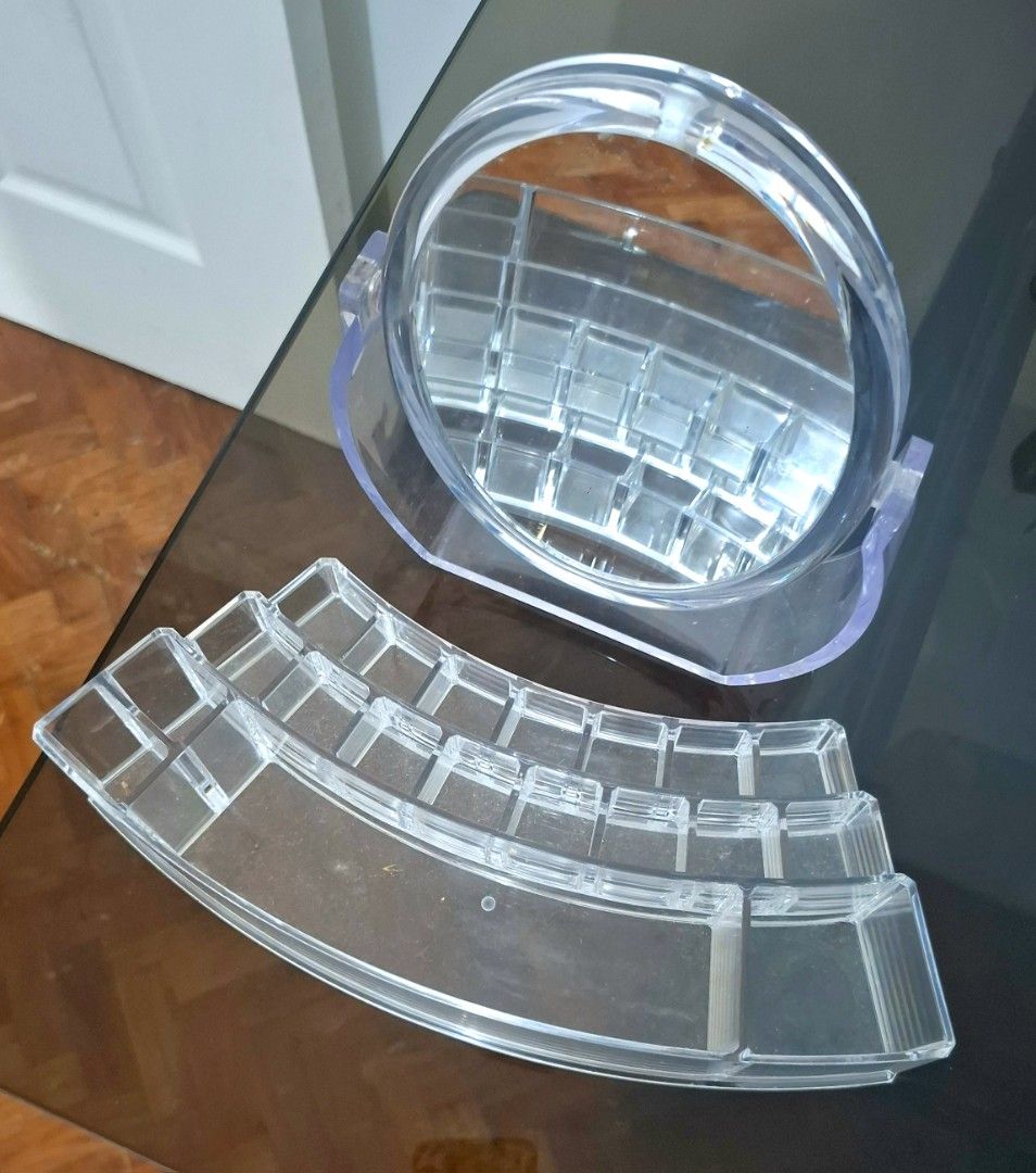 Acrylic mirror and makeup organiser (Category: Mirrors) located in Taguig. Submitted by welcome2myprelovedshop (Listing ID 1467457186, Image 1). Description: take this set for only 180p its in good condition and no cracks..