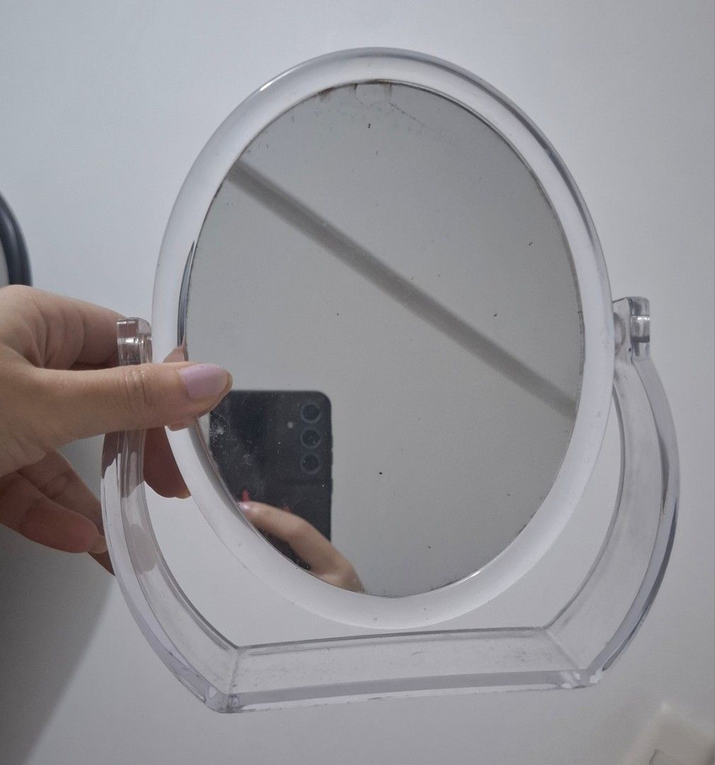 Acrylic mirror and makeup organiser (Category: Mirrors) located in Taguig. Submitted by welcome2myprelovedshop (Listing ID 1467457186, Image 3). Description: take this set for only 180p its in good condition and no cracks..