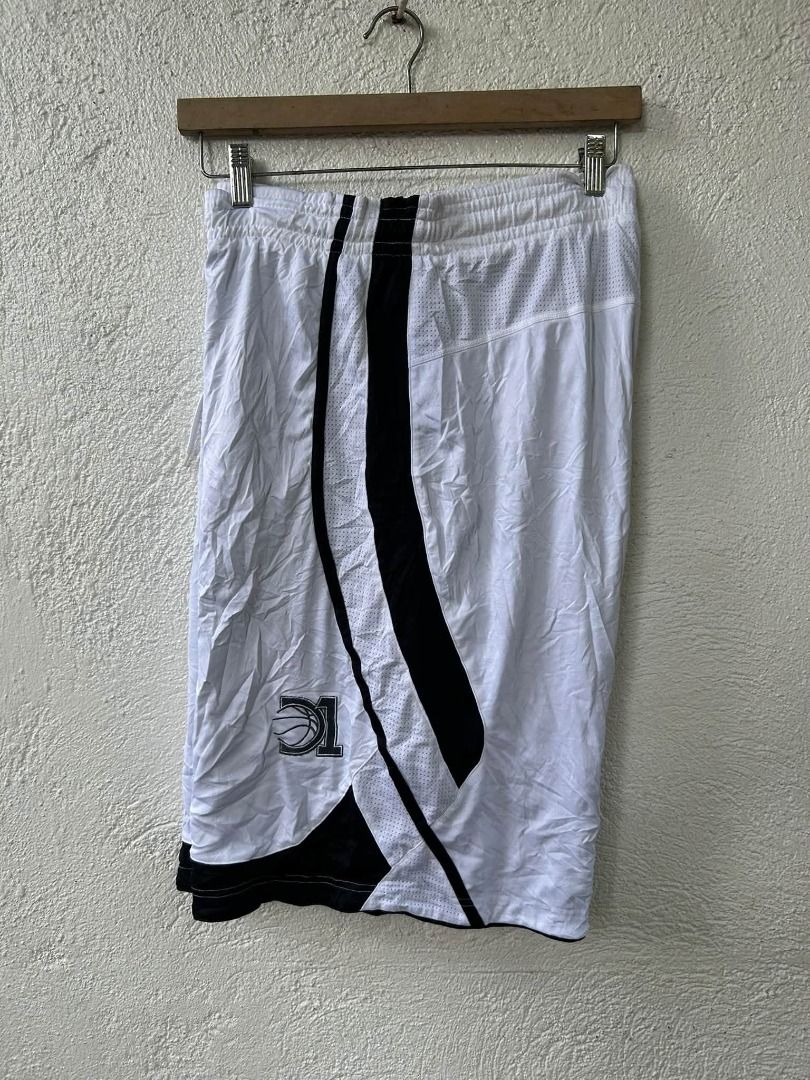 ADIDAS BALLER SHORT (Category: Shorts) located in Caloocan City. Submitted by vntgxlocalsph (Listing ID 1467480389, Image 2). Description: ISSUE : NEED WASH DIMES : 39-44x24x15 NASISIKIPAN PA.