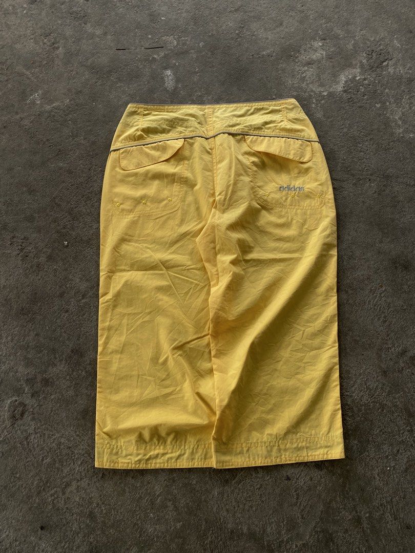 ADIDAS CAPRI PANTS/SHORT (Category: Shorts) located in Santa Rosa. Submitted by looted_thrifts (Listing ID 1467541073, Image 3). Description: VINTAGE ADIDAS CAPRI PANTS (WOMEN’S) - EXCELLENT CONDITION - SIZE LARGE (ASIAN SIZE) ON TAG - WAIST: 26-27 - LENGTH: 27.5 - THIGH: 11 - HEM: 8.5 - COLOR RATE: 9.8/10 - NO ISSUE.