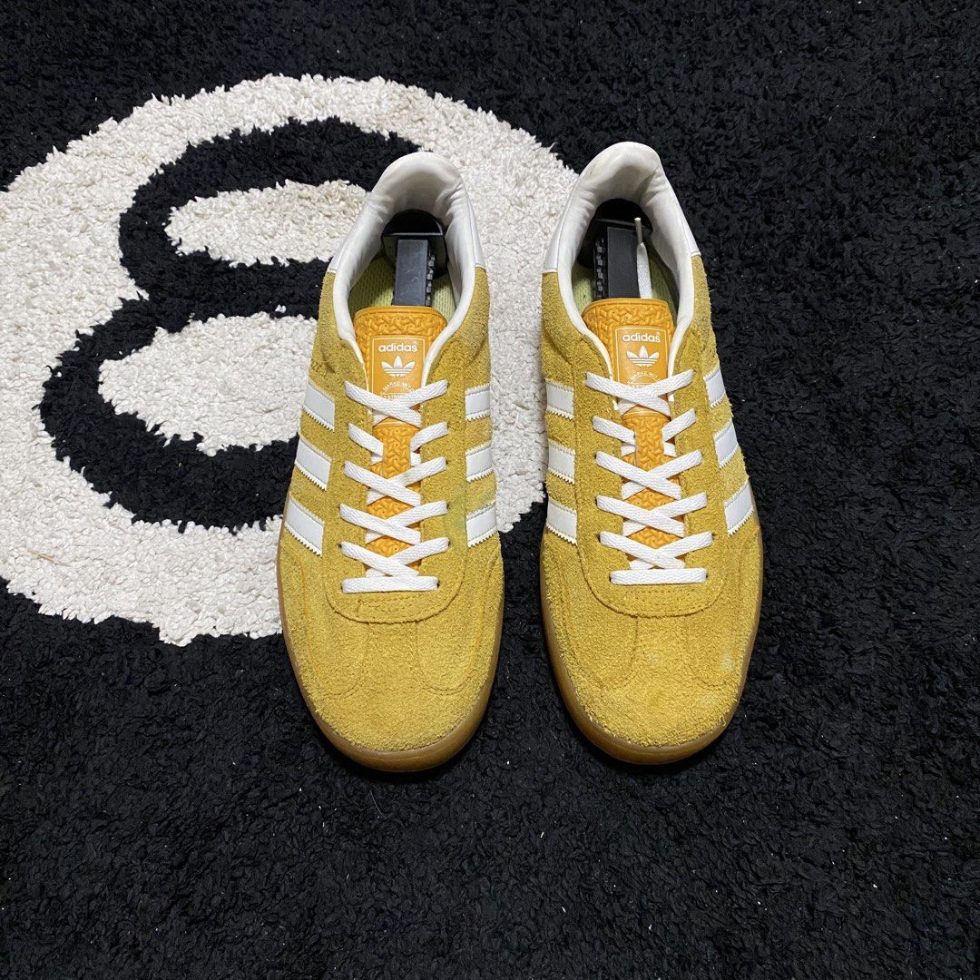 Adidas Gazelle (Category: Sneakers) located in Danao, Cebu. Submitted by sneaks_cebu (Listing ID 1467407936, Image 2). Description: Adidas Gazelle Size 10.5wm 27.5cm -washable stain Php 1,550 .