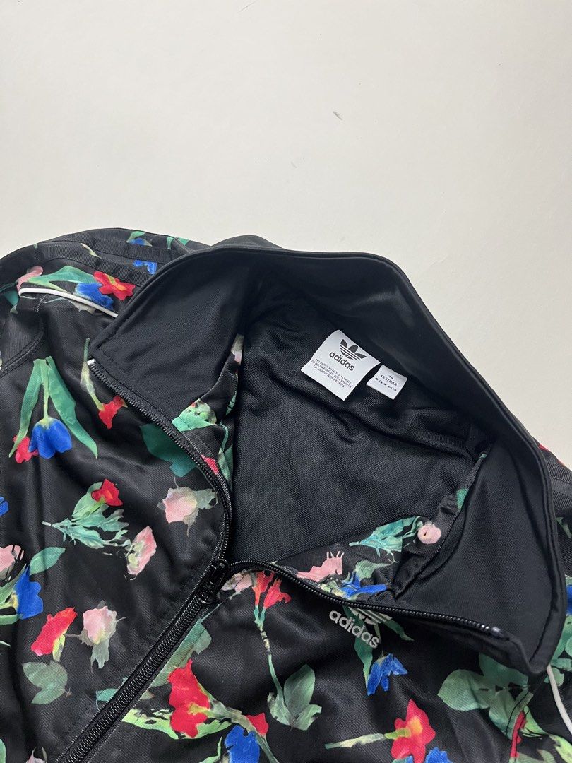 Adidas Jacket (Category: Coats, Jackets and Outerwear) located in Makati City. Submitted by ufcknwthbst (Listing ID 1467460495, Image 3). Description: 18 inch width 19 inch length 9.5/10 condition No issue.