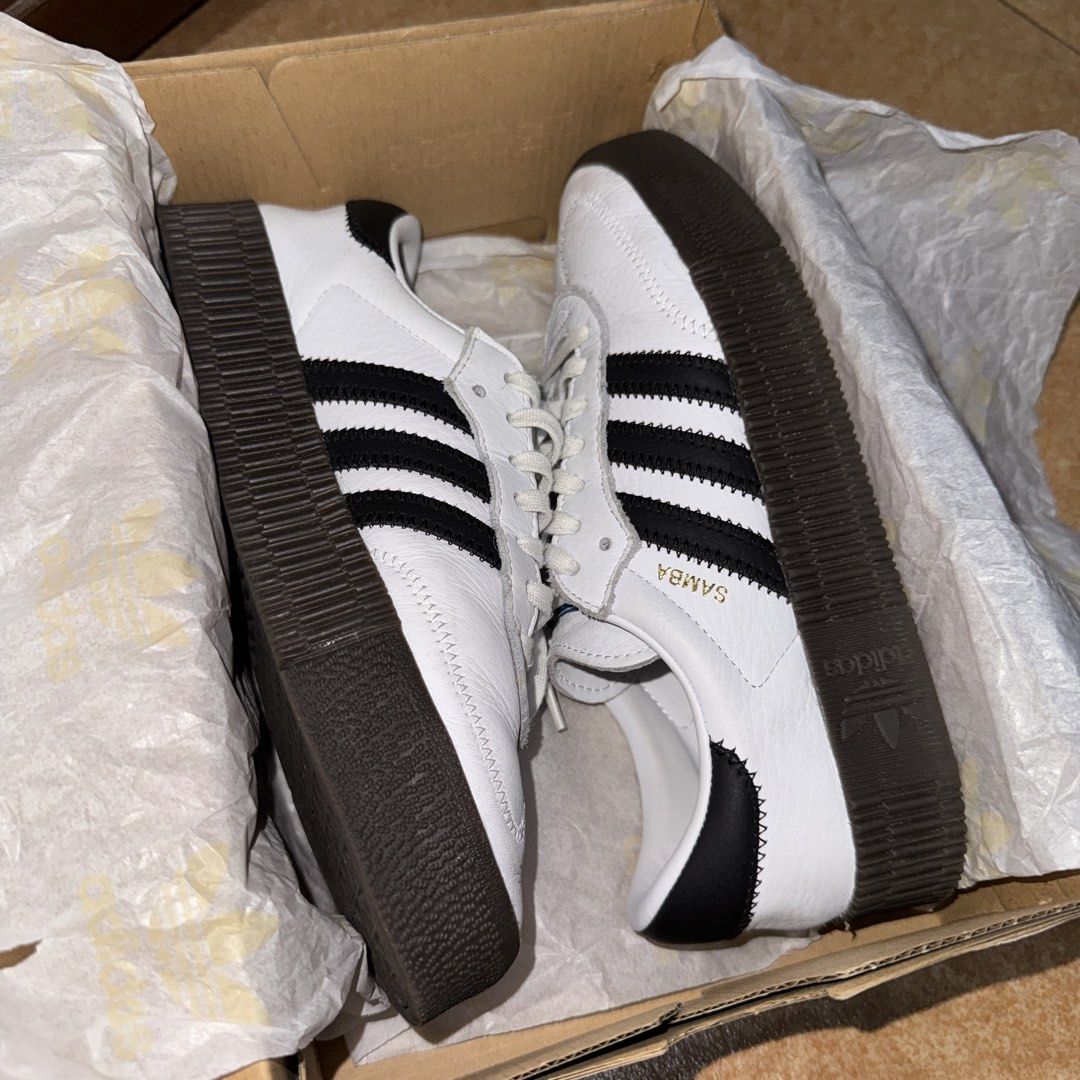 Adidas Sambarose W White Gum (Category: Sneakers) located in Muntinlupa City. Submitted by wanderin (Listing ID 1467414906, Image 2). Description: Size: US W 6.5 / UK 5 / EU 38 / 23.5 cm Original Adidas Sambarose W White Gum, purchased in Japan Lightly used, with minor signs of wear RFS: Too small for me.