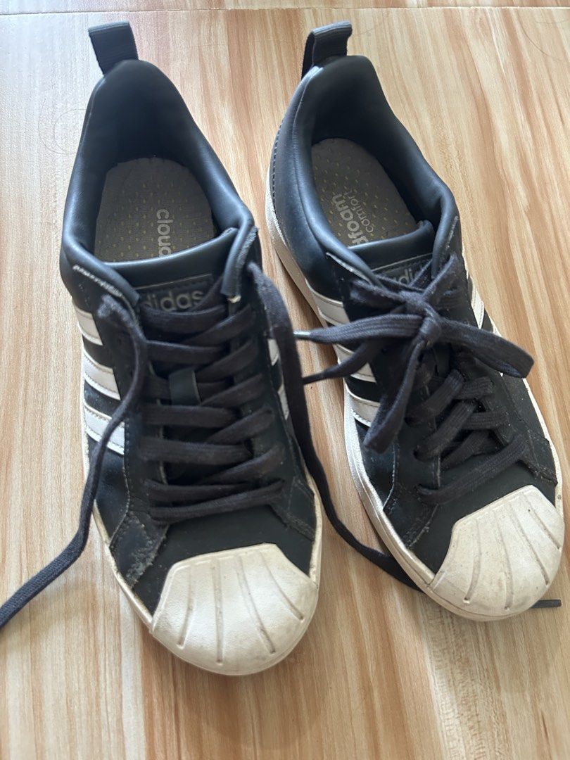 Adidas shoes (Category: Sneakers) located in Manila. Submitted by shoedeer (Listing ID 1467382483, Image 1). Description: Decluterring!!!.