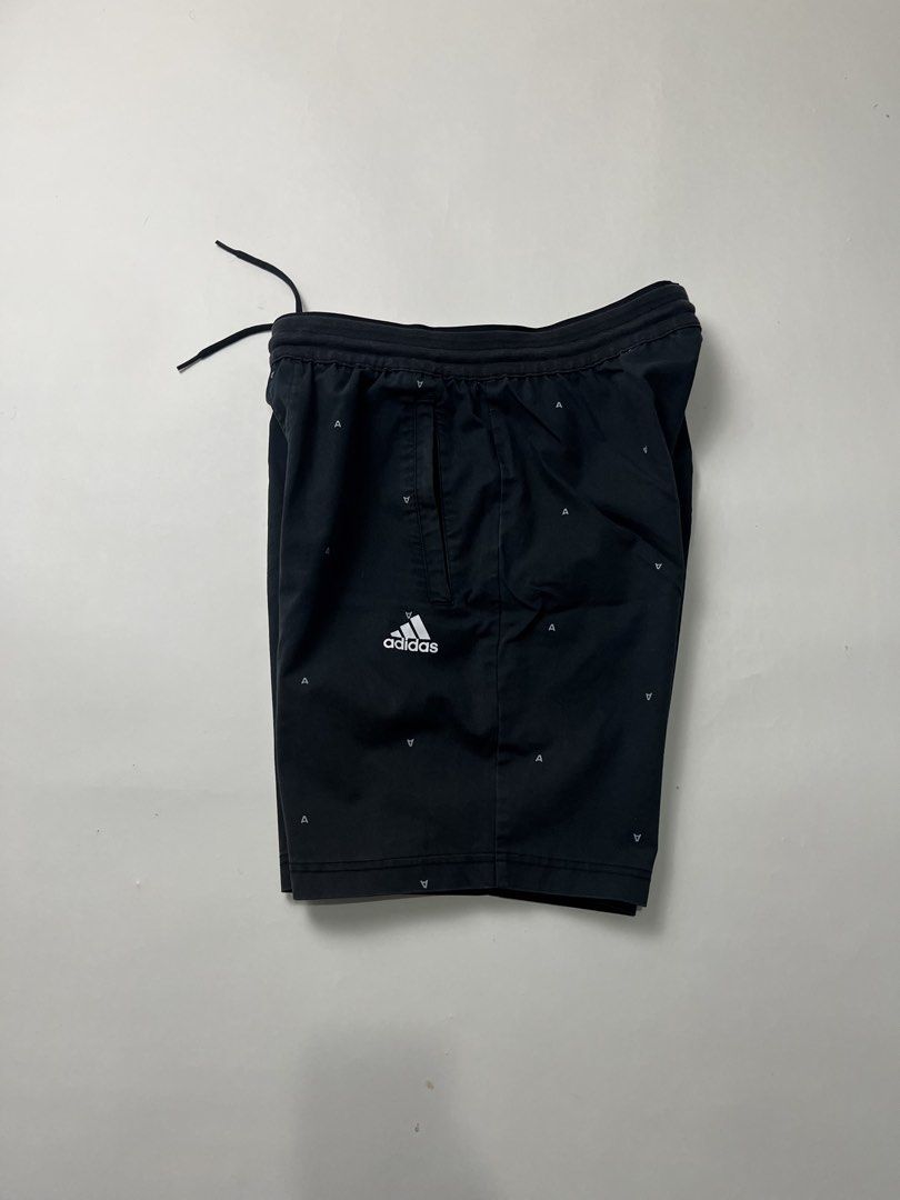 Adidas Shorts (Category: Shorts) located in Makati City. Submitted by ufcknwthbst (Listing ID 1467462179, Image 2). Description: 30-32 waist 18 inch length 9.5/10 condition No issue.