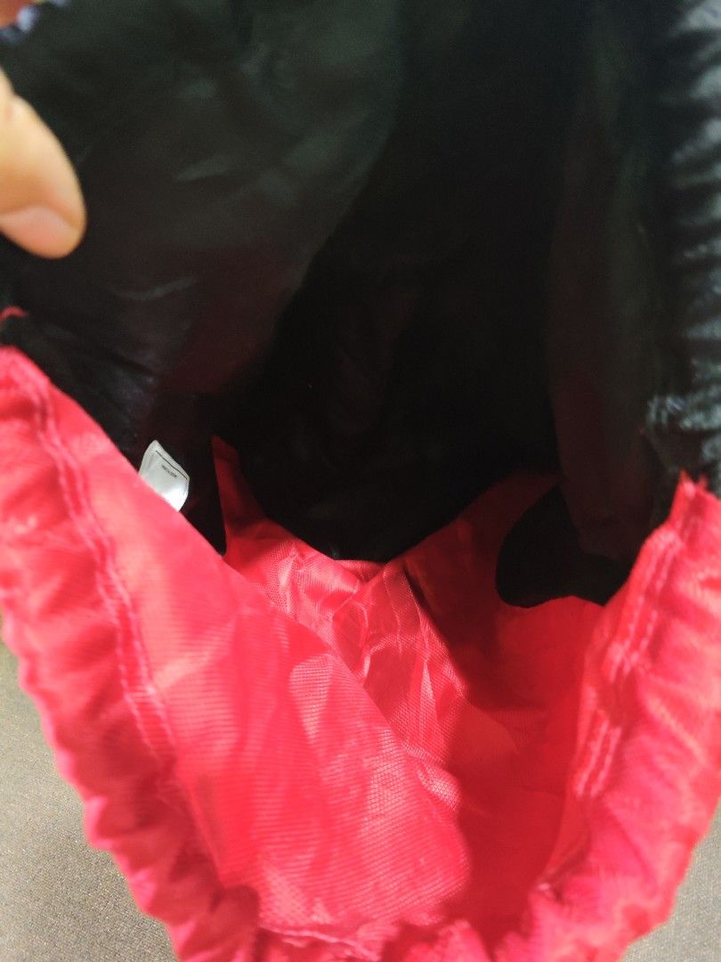 Adidas string backpack (Category: Backpacks) located in Pili. Submitted by zaneombao03491 (Listing ID 1467371373, Image 3). Description: .