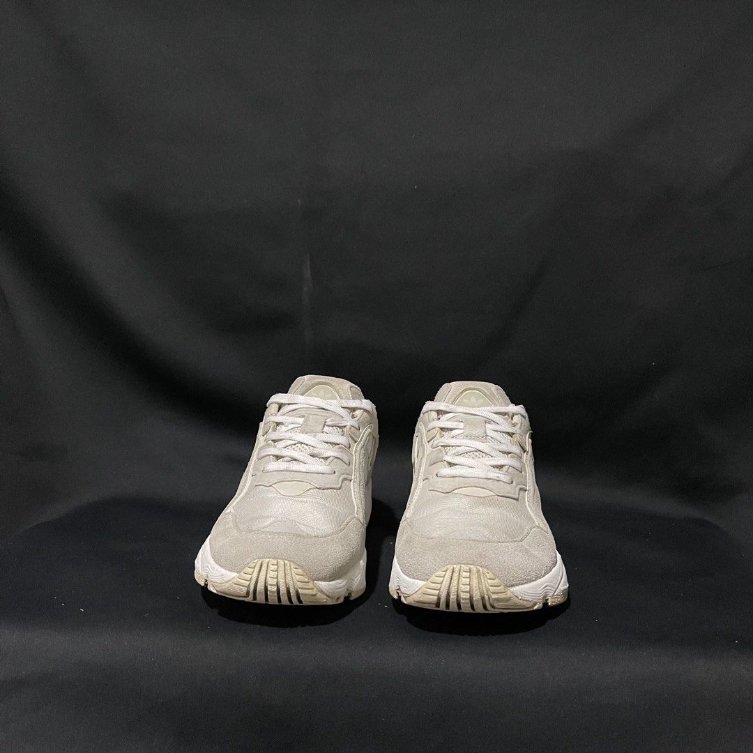 Adidas Yung-1 Cloud White Grey Size US 8 (Category: Sneakers) located in Bulacan. Submitted by ogieeee (Listing ID 1467446912, Image 2). Description: - Brand: Adidas - Model: Yung-1 - Colorway: White and Grey - Size: US 8 / EUR 41 / CM 26 - Style: Chunky retro dad shoe with mesh base and suede overlays - Sole: Torsion system for comfort and support - Condition: Pre-owned with minor signs of wear on soles and uppers - Perfect daily beaters for you