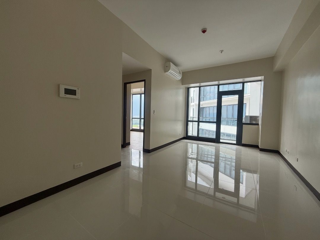 AFFORDABLE 1 BEDROOM IN A PRIME LOCATION (Category: Apartments & Condos) located in Taguig. Submitted by dacanayglad29 (Listing ID 1467378228, Image 2). Description: Move into modern 1 bedroom Condo Unit💫🤩 5 YEARS TO PAY - RENT TO OWN CONDO | READY FOR OCCUPANCY UNIT🥰💫 Location: The Florence Residences, McKinley Hill Taguig City. ACTUAL UNIT POSTED 1BEDROOM WITH BALCONY - 47.50 SQM ✅Rent-to-Own & Ready for Occupancy ✅Only 5% - 647K DP TO MOVE