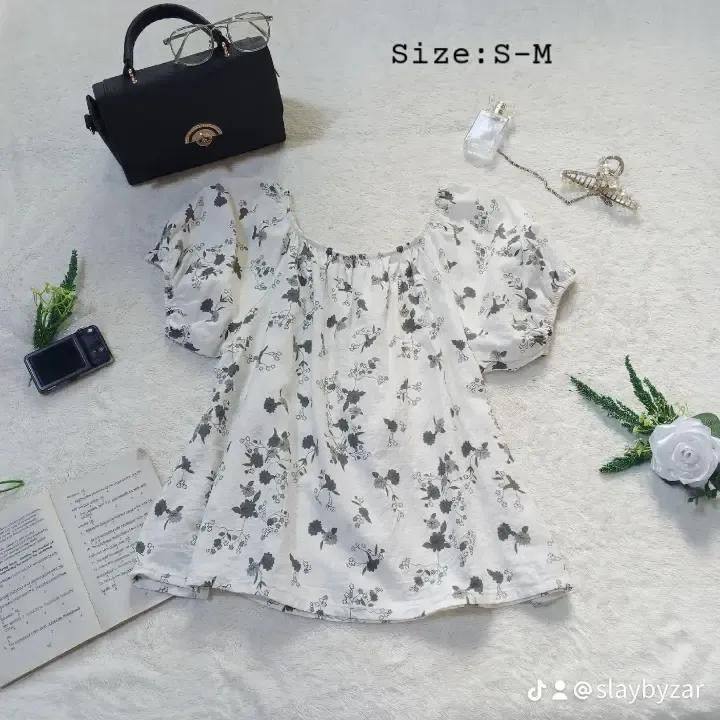 Affordable blouses✨ (Category: Blouses) located in Batangas. Submitted by slaybyzar (Listing ID 1467474387, Image 2). Description: Batangas based, we ship in the 🇵🇭 only Note: ❣️Payfirst ❣️Direct J&T Shipping ❣️NO COD. ❣️Manage your expectations. ALL ITEMS ARE THRIFTED. Ready to wear. ❣️HAPPY SHOPPING.