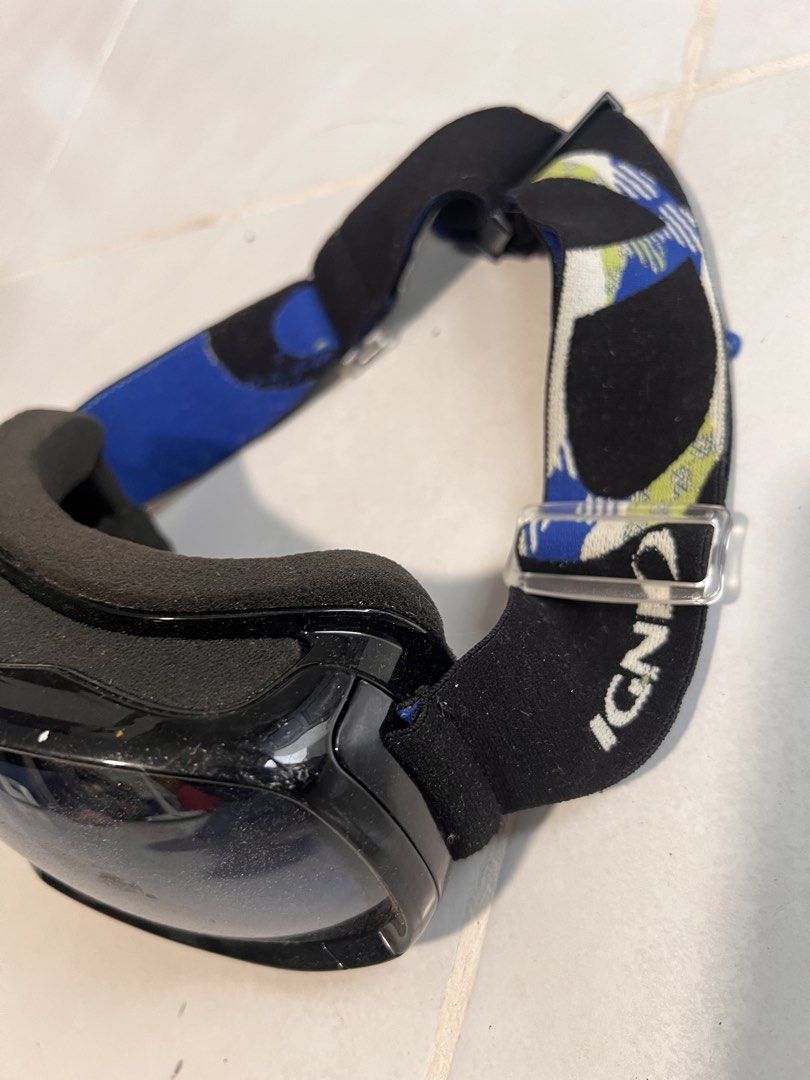 Affordable IGNIO ski and snowboard goggles 😍👌🏻 (Category: Sunglasses & Eyewear) located in Malolos. Submitted by afford.japan (Listing ID 1467583057, Image 2). Description: .