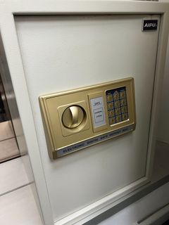 （分類：）位於 。 由 manojchell70204 提交（商品編號 1467442971，圖片 1）。簡介： 。