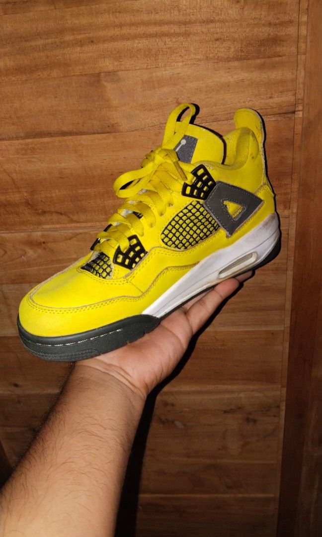 Air Jordan 4 Lightning (Category: Sneakers) located in Virac. Submitted by bigbenplaysthriftedshoes (Listing ID 1467413543, Image 3). Description: .