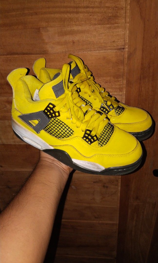 Air Jordan 4 Lightning (Category: Sneakers) located in Virac. Submitted by bigbenplaysthriftedshoes (Listing ID 1467413543, Image 1). Description: .