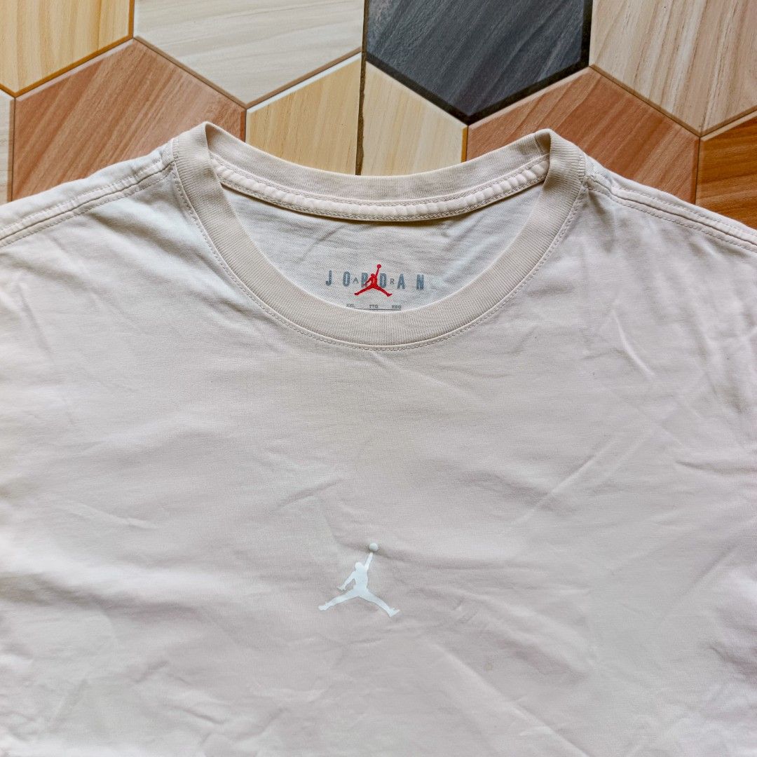 Air Jordan Essential Shirt (Category: Tshirts & Polo Shirts ) located in Maramag. Submitted by thrifty777 (Listing ID 1467531179, Image 2). Description: Authentic Jordan Slightly Used Condition Width: 21.5 ‎Height: 27 Small Stain Location Maramag Bukidnon.