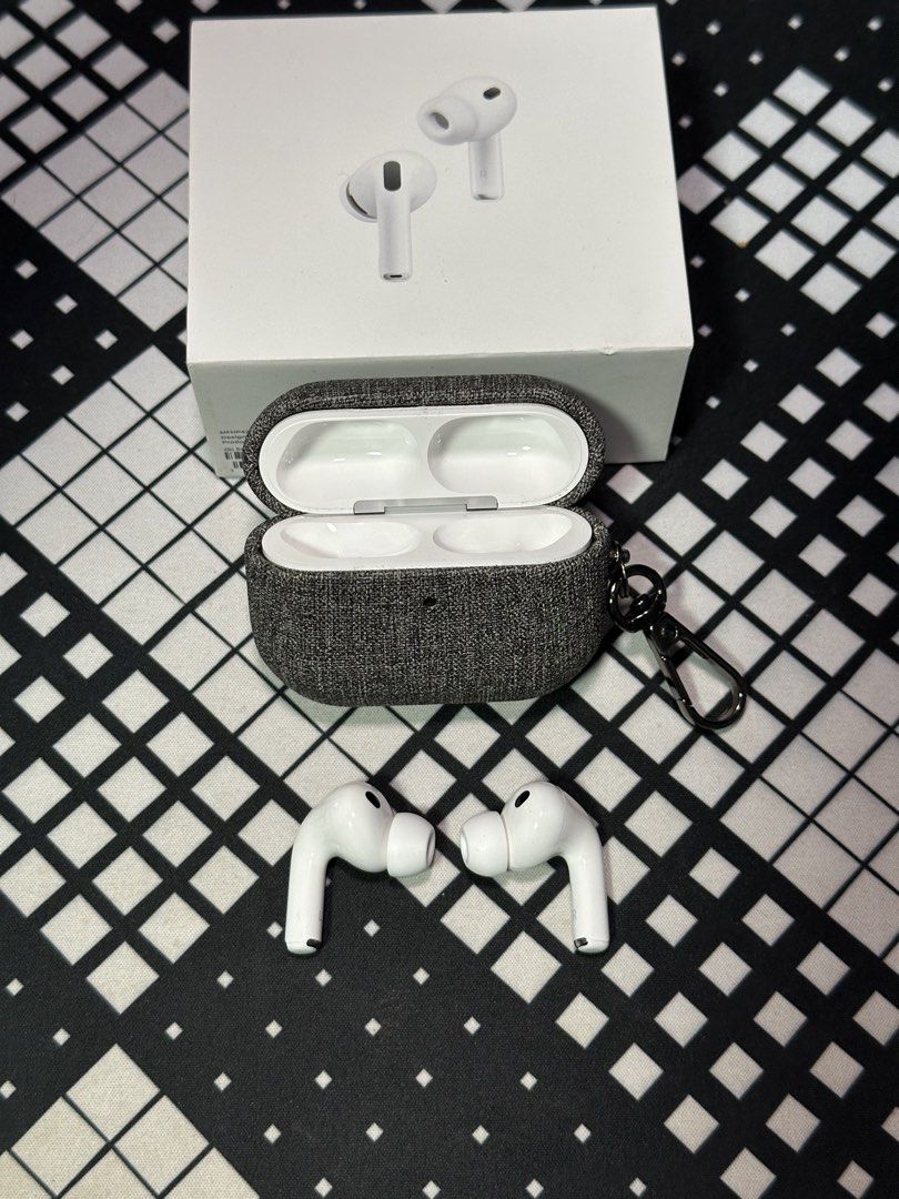 Airpods Pro 3 (Category: Earphones) located in Manila. Submitted by thingsilovetoyours (Listing ID 1467392262, Image 2). Description: Brand new with warranty Only used for a month. Inclusion: Original box with extra ear-tips Airpods Pro casing I also sell apple watch series 9 for 9,000. If you will buy both, can give it for 20,000. .