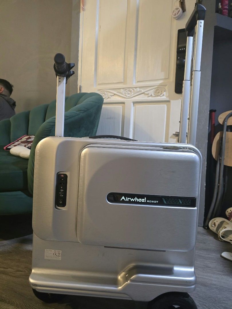Airwheel SE3 Mini T (Category: Luggage) located in Manila. Submitted by arisdavid24 (Listing ID 1467422060, Image 3). Description: Almost New 23.5k na lang Rush!.