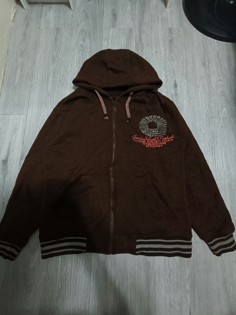 Akademiks jacket (Category: Hoodies) located in Angeles City. Submitted by 2bee_shop (Listing ID 1467386103, Image 1). Description: Akademiks y2k jacket 23/27 🧷 Heavy cotton 🧷 fully embroidered 🧷 Need wash only Mine: 450+sf.