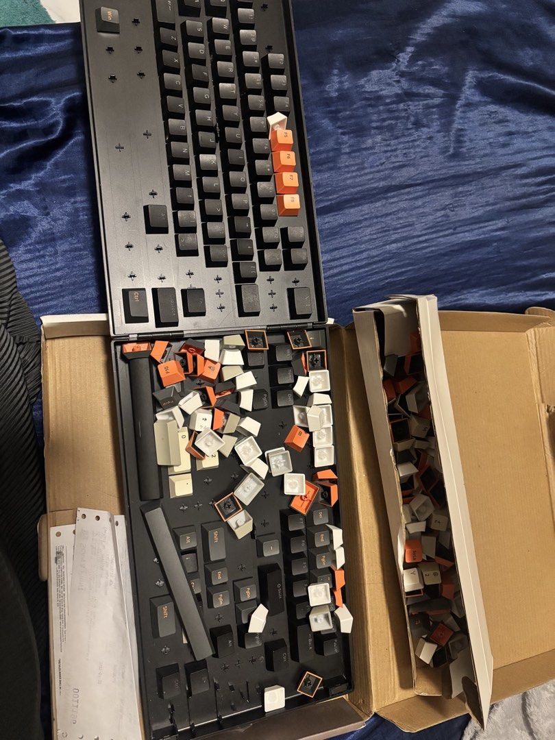 Akko keycap set ORIGINAL (bought in SM) (Category: Other Gadgets) located in Mabalacat. Submitted by preloveditemz622 (Listing ID 1467410720, Image 3). Description: Bought it for ₱2295 in SM Selling for ₱500 𐙚 DISCLAIMER ♡ Please manage your expectations, babes! These are preloved items, so kindly do not expect brand-new conditions. .