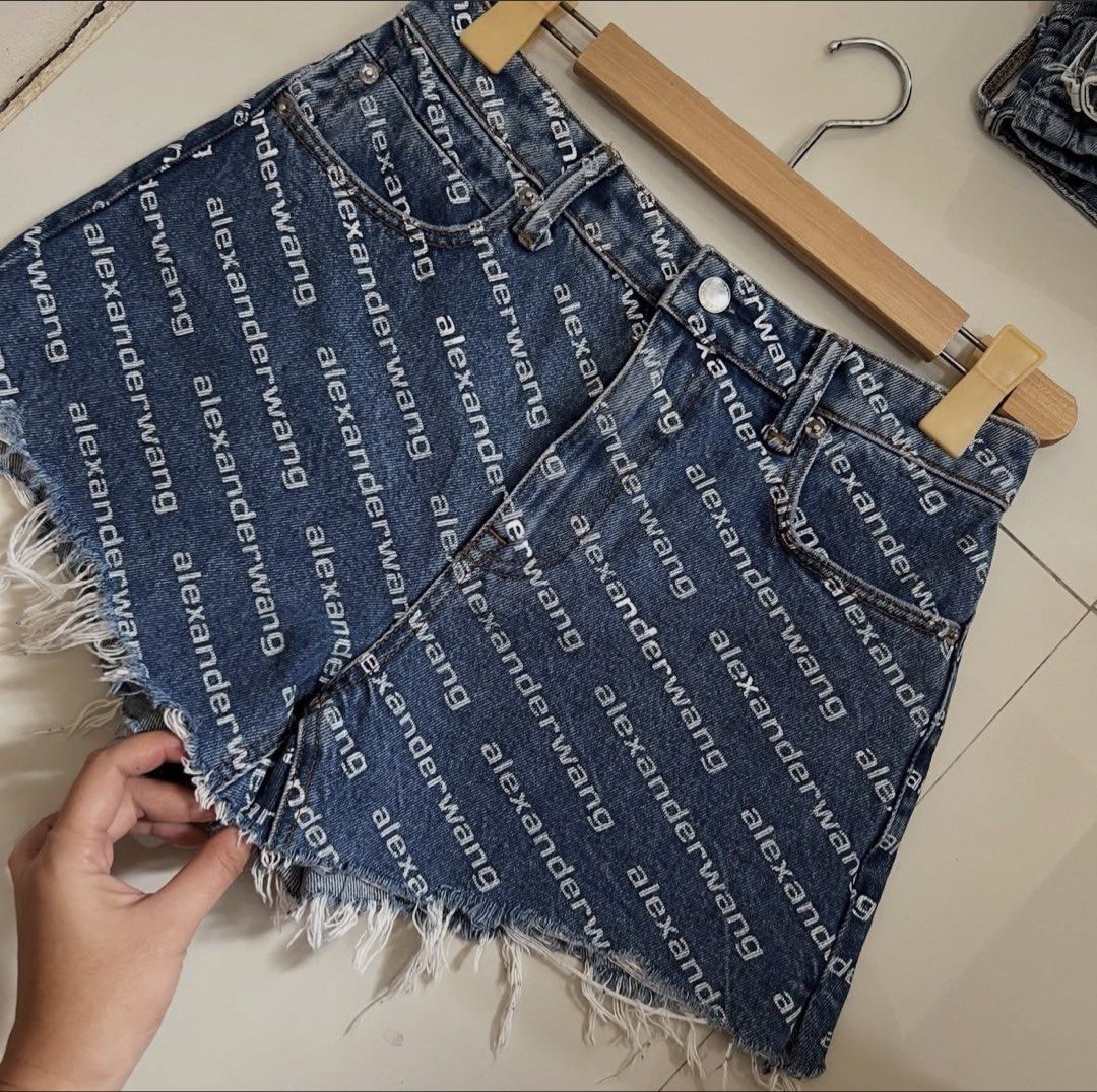 Alexaderwang Highwaisted shorts (Category: Shorts) located in Mandaluyong City. Submitted by raenaz.clo (Listing ID 1467497838, Image 3). Description: Never been used (Size: 26-28).