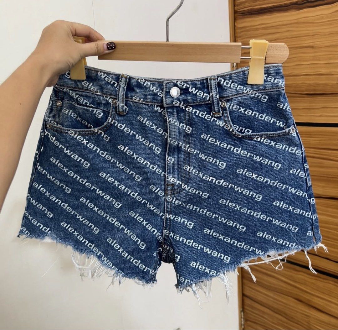 Alexaderwang Highwaisted shorts (Category: Shorts) located in Mandaluyong City. Submitted by raenaz.clo (Listing ID 1467497838, Image 1). Description: Never been used (Size: 26-28).