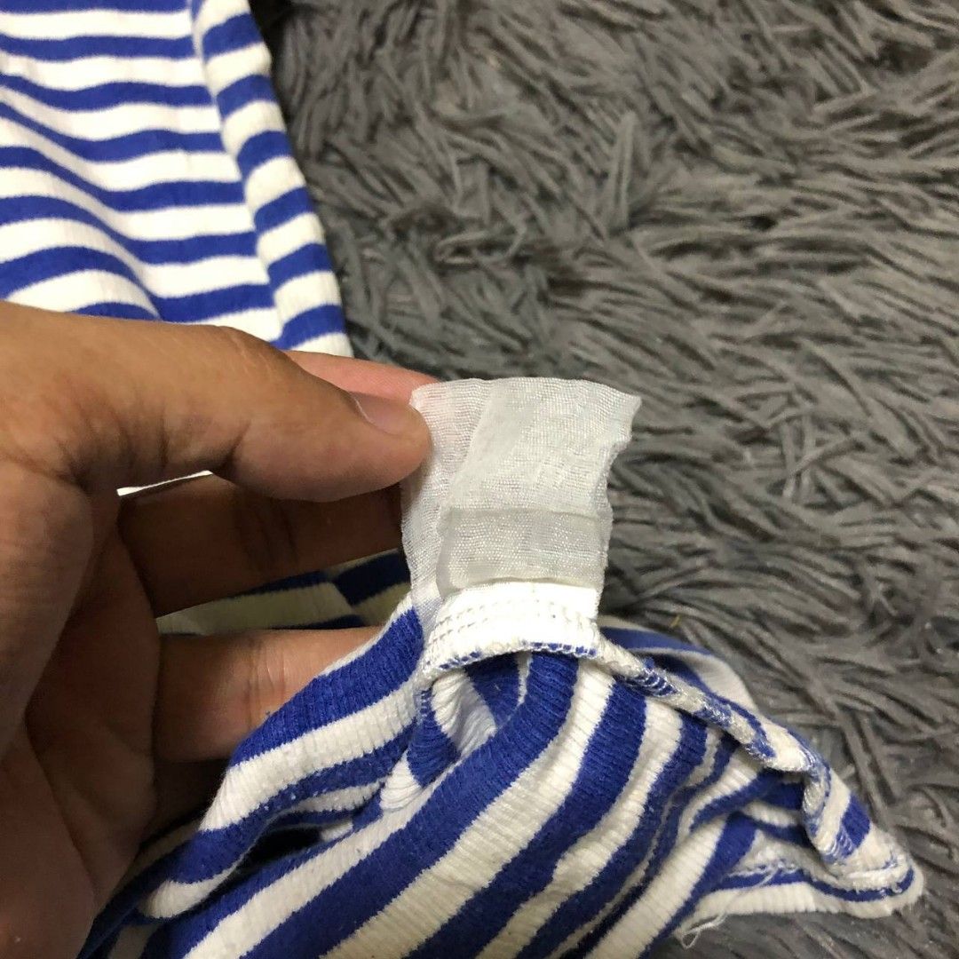 Alexander McQueen Knitted Shirt (Category: Activewear) located in Camiling. Submitted by thriftscape2024 (Listing ID 1467551832, Image 3). Description: Excellent Condition Color rate: 9/10 Issue: ❌❌❌ Dimes: W15xL26.