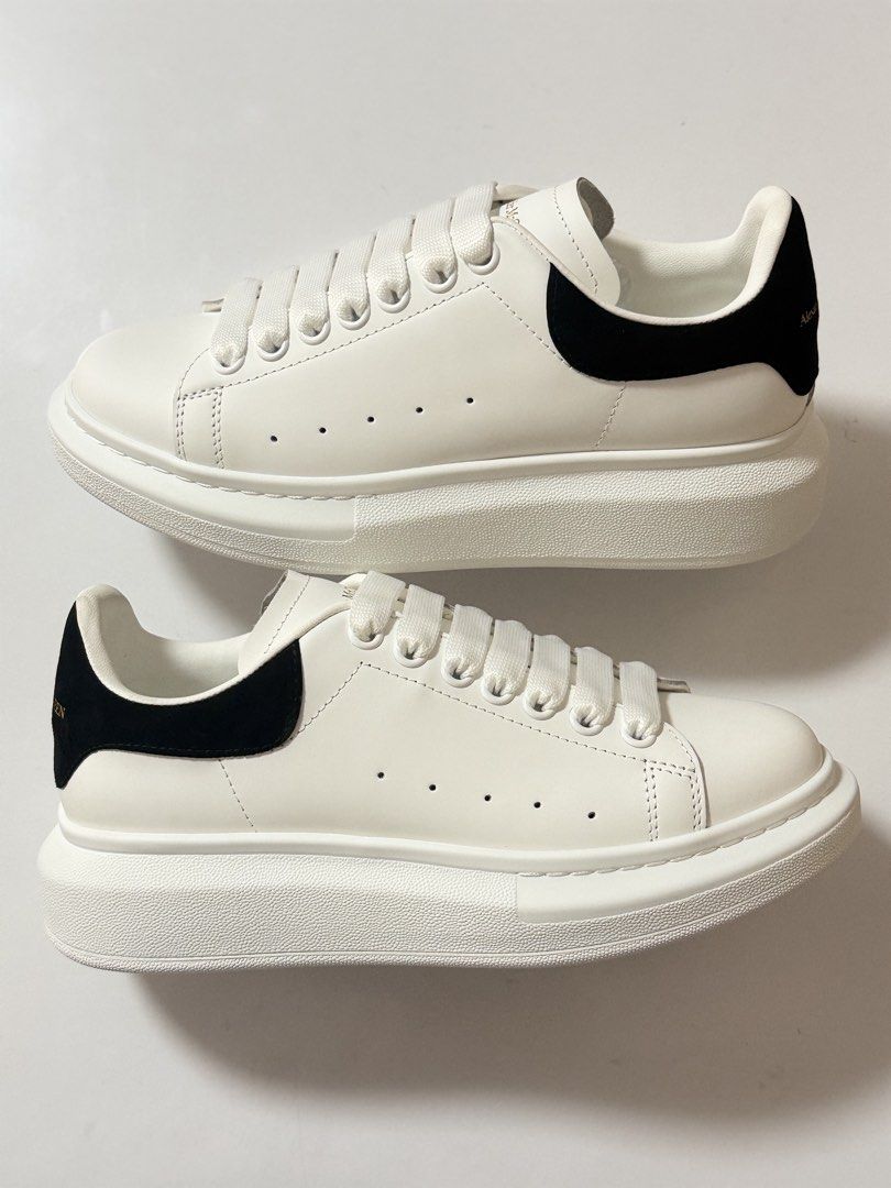 ALEXANDER MCQUEEN OVERSIZED 38 EU WMNS (Category: Sneakers & Footwear) located in Cavite. Submitted by soleventoe_ph (Listing ID 1467374679, Image 1). Description: HELPING A CLIENT! ALEXANDER MCQUEEN OVERSIZED ✅ SIZE 38 EU (7-7.5 US WMNS) ✅ From foshan factory (BEST C0PY) ✅ Actual pics posted. Rfs: medyo maliit kay client 📍 Ford balintawak.