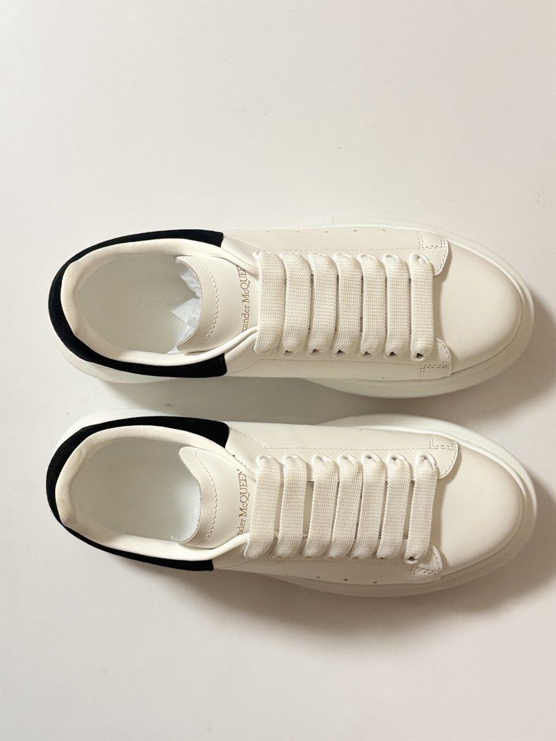 ALEXANDER MCQUEEN OVERSIZED 38 EU WMNS (Category: Sneakers & Footwear) located in Cavite. Submitted by soleventoe_ph (Listing ID 1467374679, Image 3). Description: HELPING A CLIENT! ALEXANDER MCQUEEN OVERSIZED ✅ SIZE 38 EU (7-7.5 US WMNS) ✅ From foshan factory (BEST C0PY) ✅ Actual pics posted. Rfs: medyo maliit kay client 📍 Ford balintawak.
