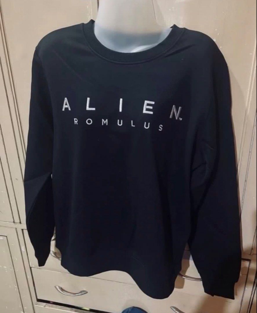 Alien Romulus (Category: Coats, Jackets and Outerwear) located in Paranaque City. Submitted by arianem031087 (Listing ID 1467390125, Image 1). Description: Small: armpit to armpit 19 inches Shoulder pababa: 24 inches Medium: armpit to armpit: 22 inches Shoulder pababa: 26 inches.