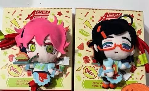 Alien Stage Roller Star Cafe Plush Keychains Set (Category: Plushies & Soft Toys) located in Aroroy. Submitted by douleur_y0u (Listing ID 1467396697, Image 1). Description: .