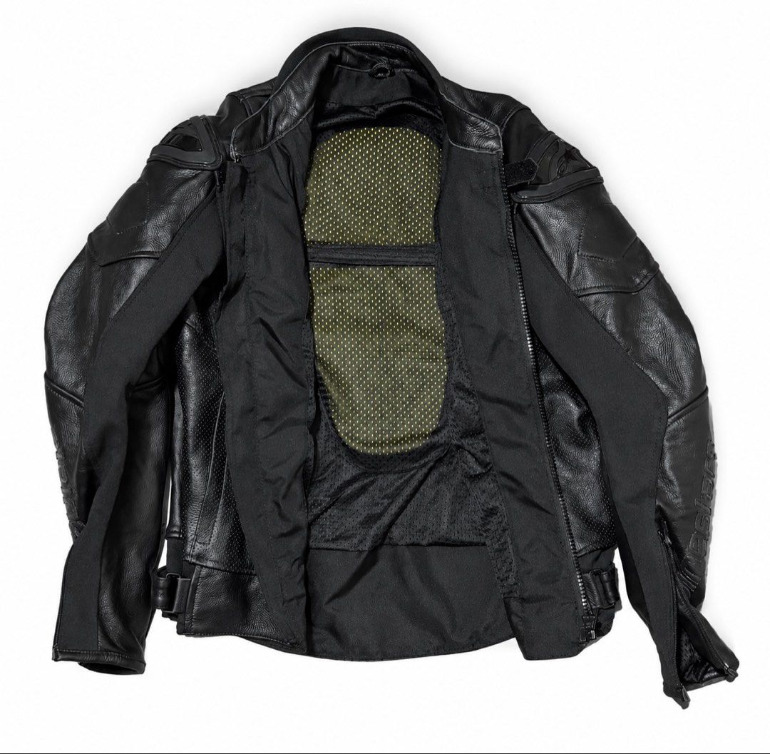 Alpinestars Black Leather Motorcycle Jacket (Category: Coats, Jackets and Outerwear) located in Meycauayan. Submitted by ciarringg (Listing ID 1467526193, Image 3). Description: - Alpinestars black leather riding jacket (Customized) - Perforated chest and back panels for optimal ventilation - Stretch fabric on arms and back shoulders for a comfortable fit - Internal mesh lining with a dedicated back protector pocket - Secure front zip closure and