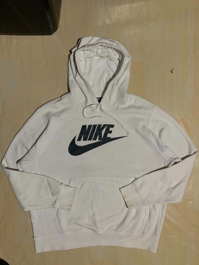 ALUMNI HOODIE NIKE (Category: Hoodies) located in Polangui. Submitted by laurgarments (Listing ID 1467437827, Image 1). Description: SIZE MEDIUM SEMI LARGE ONE PINHOLE IN RIBBINGS NEED WASH.