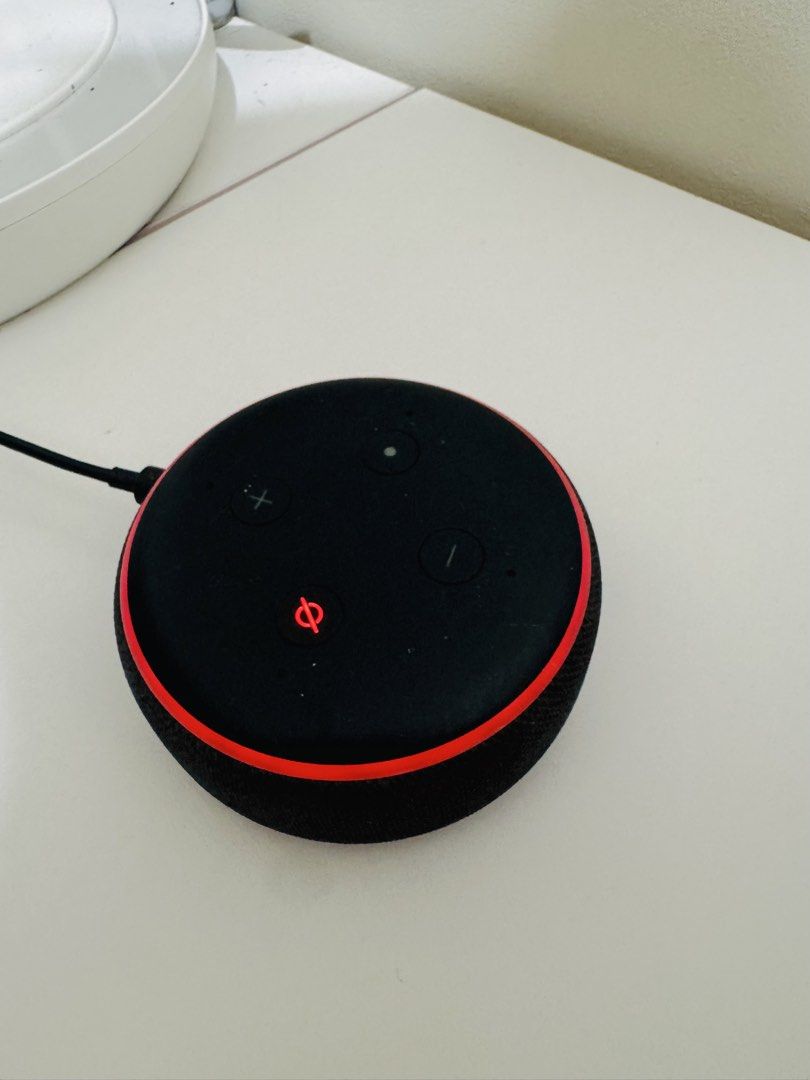 Amazon Echo (Alexa) (Category: Soundbars, Speakers & Amplifiers) located in Morong. Submitted by jrualat (Listing ID 1467433612, Image 3). Description: Used Amazon Echo bluetooth speaker. RFS: Hindi na nagagamit.