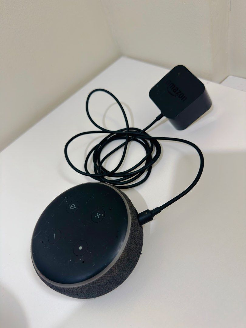 Amazon Echo (Alexa) (Category: Soundbars, Speakers & Amplifiers) located in Morong. Submitted by jrualat (Listing ID 1467433612, Image 2). Description: Used Amazon Echo bluetooth speaker. RFS: Hindi na nagagamit.