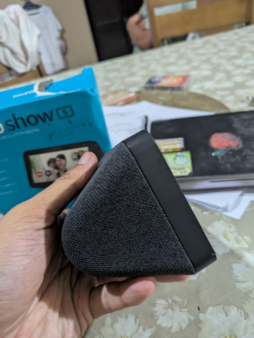 Amazon echo show 5 (Category: Other Audio Equipment) located in Angeles City. Submitted by renzyboypalaboy (Listing ID 1467517517, Image 3). Description: item is in good working condition no known issues may punit lng sa box package contains unit and original charger.