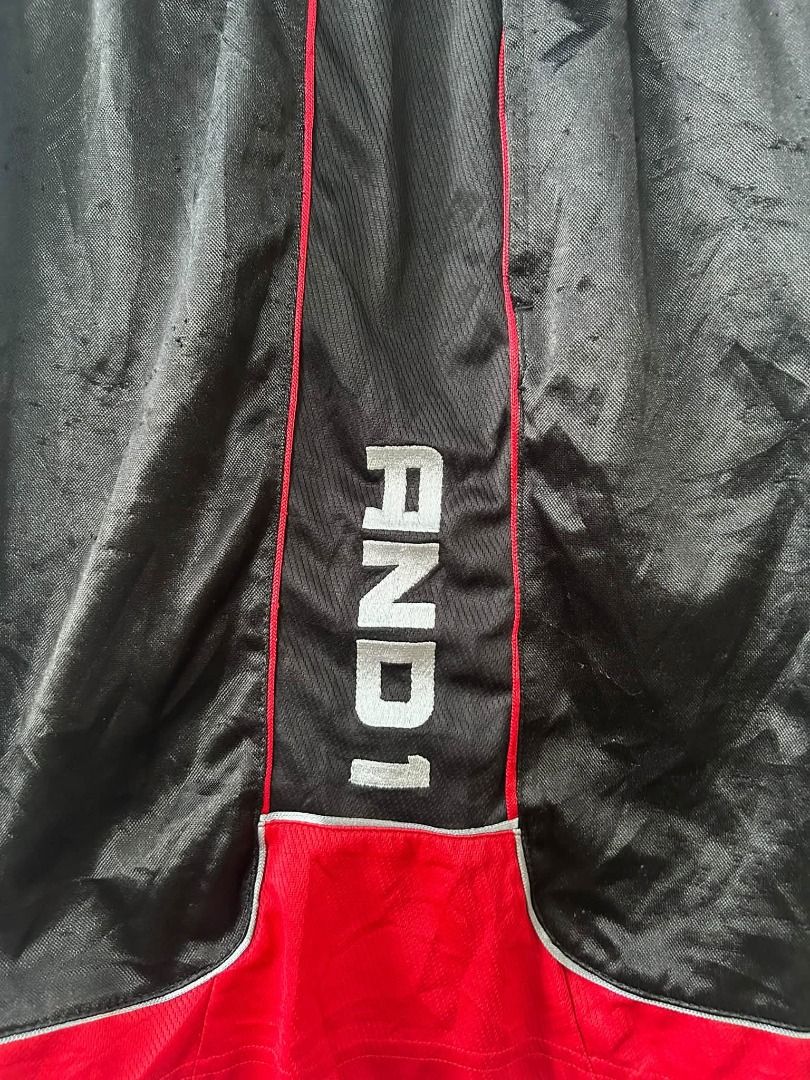 AND1 SHORT (Category: Shorts) located in Caloocan City. Submitted by vntgxlocalsph (Listing ID 1467480955, Image 3). Description: ISSUE: LINTS DIMES: 37-42x21x15.5.