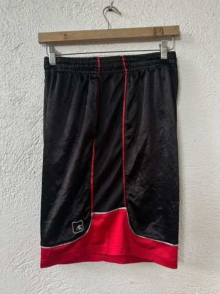 AND1 SHORT (Category: Shorts) located in Caloocan City. Submitted by vntgxlocalsph (Listing ID 1467480955, Image 1). Description: ISSUE: LINTS DIMES: 37-42x21x15.5.