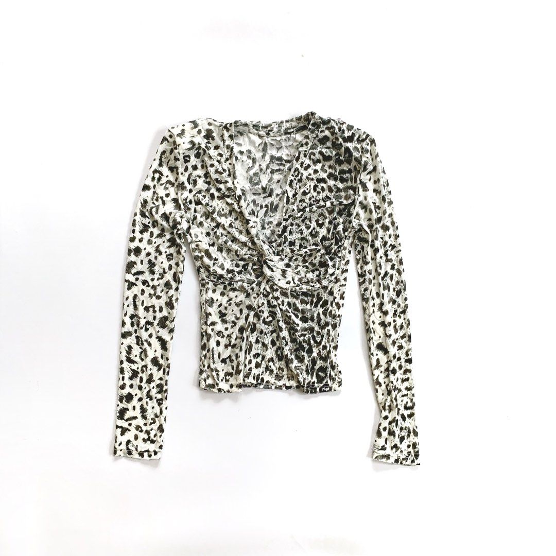 Animal print longsleeves top (Category: Longsleeves) located in Tarlac. Submitted by luv__vintage (Listing ID 1467473356, Image 2). Description: .