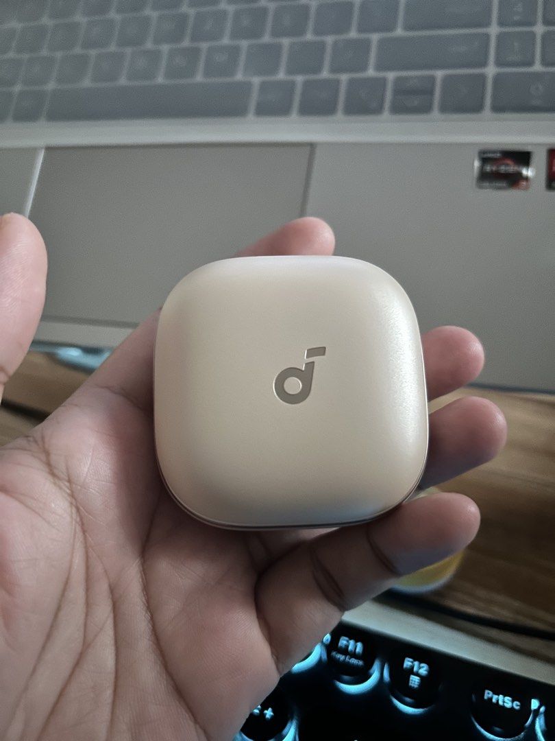 Anker Soundcore Liberty 5 (Category: Earphones) located in Manila. Submitted by kath00202 (Listing ID 1467600892, Image 1). Description: - Authentic Anker Soundcore charging case in a chic beige color - no issue - with dolby sound - active noise cancellation - good for calls With free case.